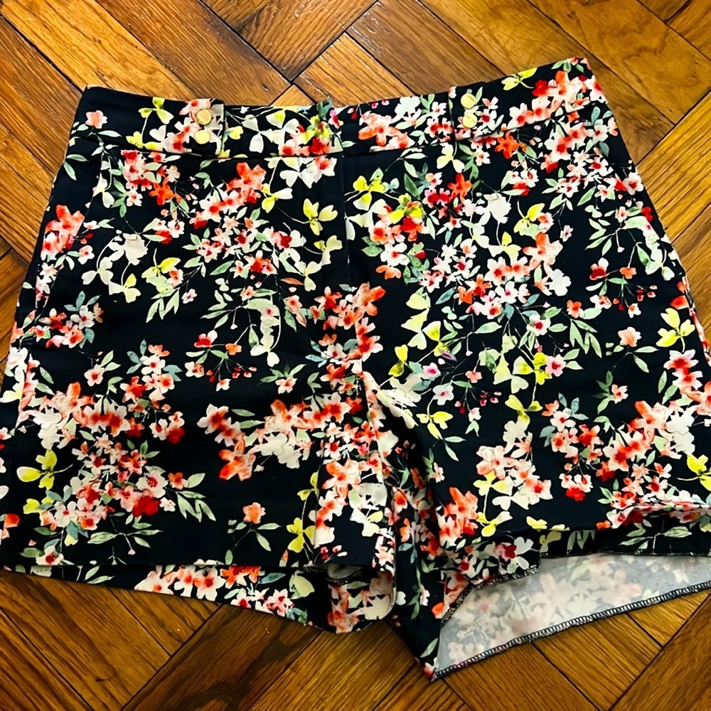 Zara floral shorts size : M